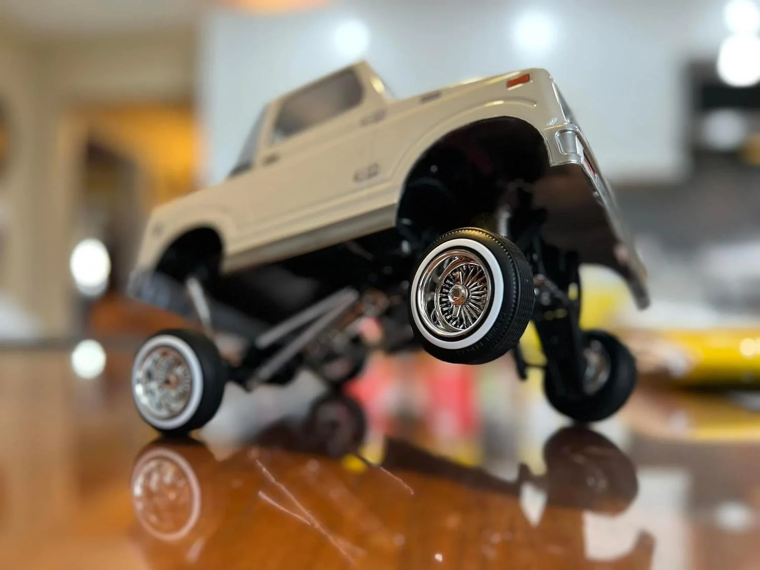 タイニークラッシュ　LOW rebeleye-replica Straight Laced V2 TRUE13 Wheels GOLD – Jevries